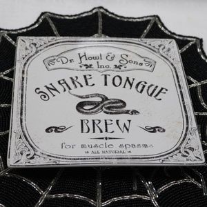 222 FIFTH HALLOW APOTHECARY HALLOWEEN SNAKE TONGUE BREW SALAD/DESSERT PLATE-NEW
